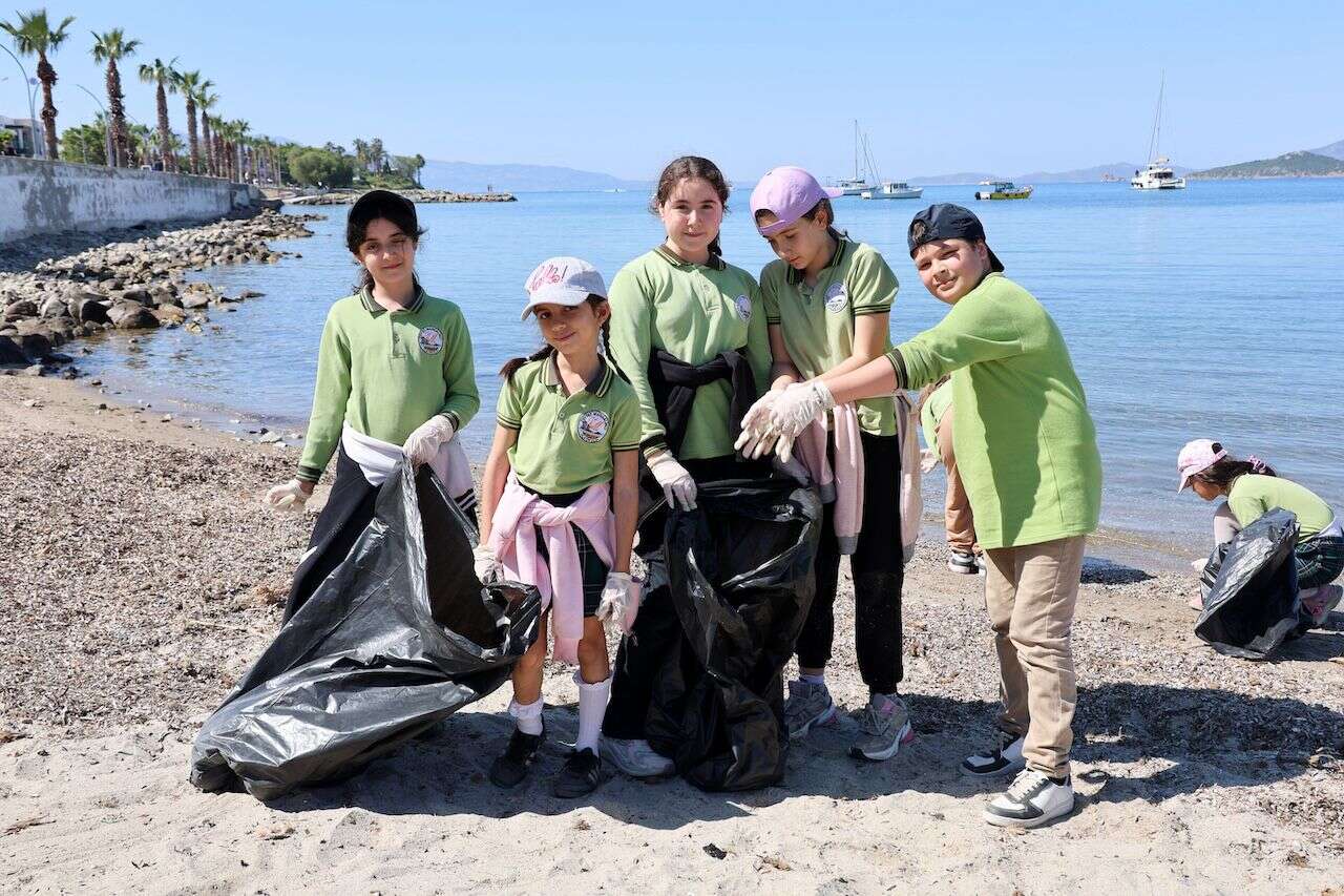 Kıyıda Temizlik Seferberliği: 38,5 Kilogram Atık Toplandı 5